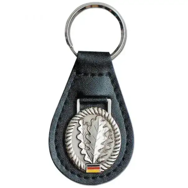 Keyring with beret badge - Image 4